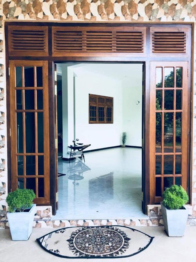 The City Tourist Hotel Anuradhapura Exterior photo